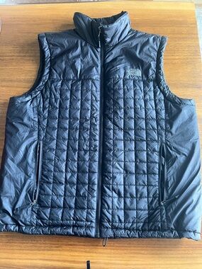The North Face Men's Black Quilted Packable Vest